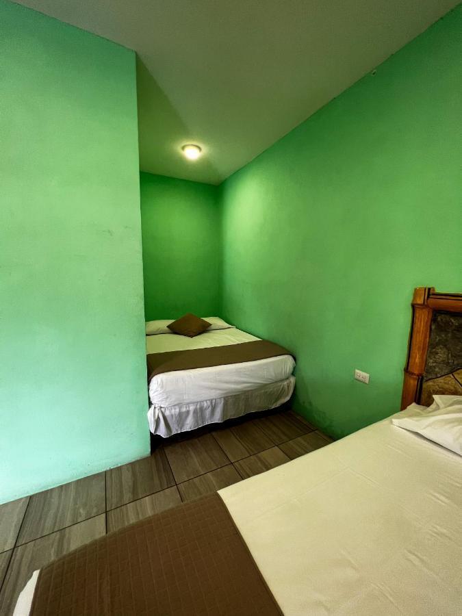 Hotel Pazifico En Monterrico Kültér fotó